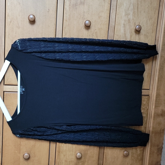 Storm Los Angeles lace sleeve top - Picture 2 of 6